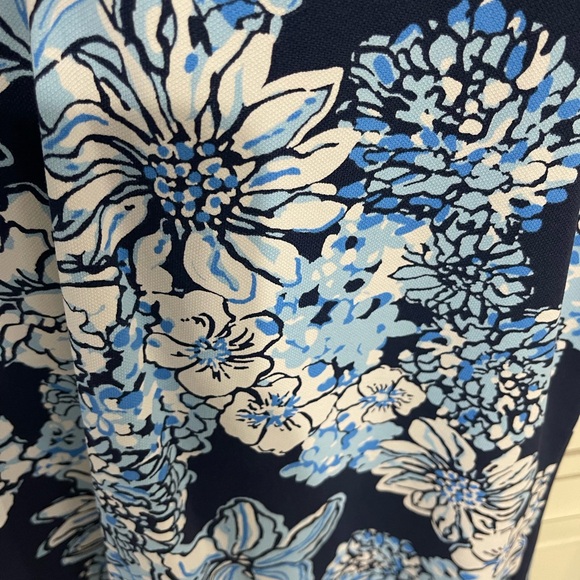 Lilly Pulitzer UPF 50+ luxletic frida polo top low tidy navy bouquet all day - Picture 2 of 2